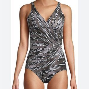 MiracleSuit Oceanus Feline Fixation